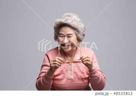 高齢者 老人 女性 40525812