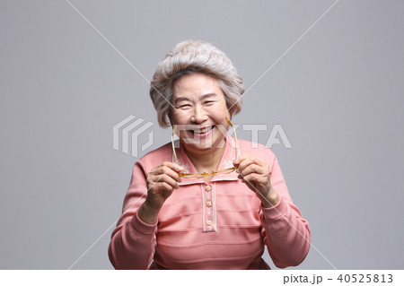高齢者 老人 女性 40525813