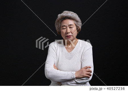 高齢者 老人 女性 40527236
