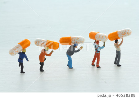 薬物による中毒とやめられない人間 40528289