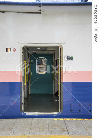 【上越新幹線　E4系　東京駅】 40530331