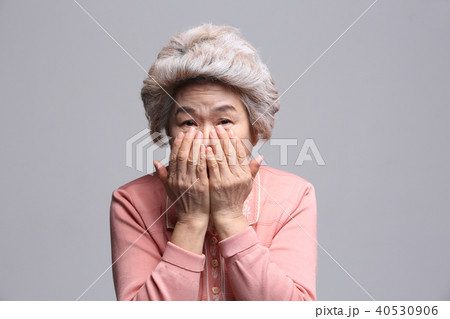 高齢者 老人 表情 40530906