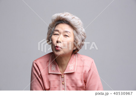 高齢者 老人 表情 40530967