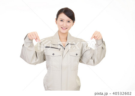 笑顔の女性作業員 笑顔の女性作業員 40532602
