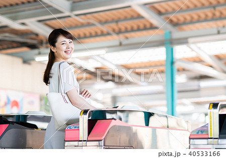 通勤　撮影協力「京王電鉄株式会社 40533166