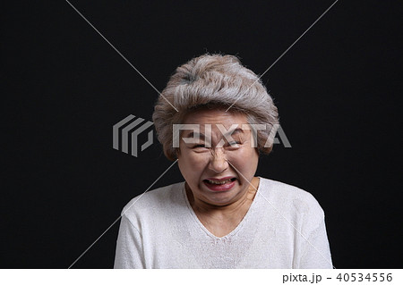 高齢者 老人 女性 40534556