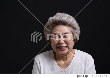 高齢者 老人 女性 40534563