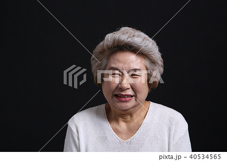 高齢者 老人 女性 40534565