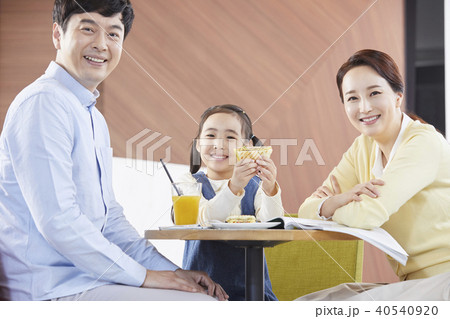 娘 笑顔 微笑 40540920