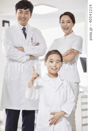 看護師 少女 子供 40541214