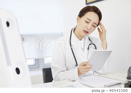 頭痛 女性 女 40541500