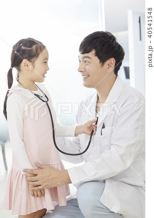 見開き 対面 向き合う 40541548