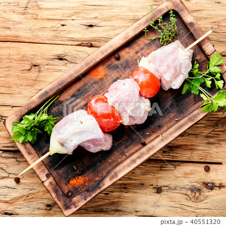 Meat on skewers 40551320