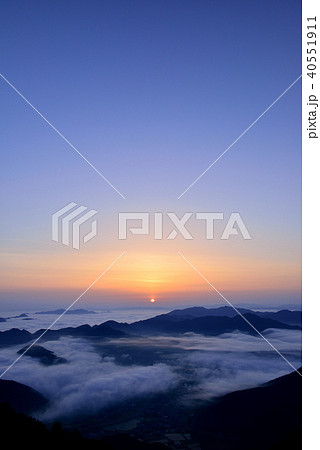 岩屋山の雲海 岩屋山の雲海 40551911
