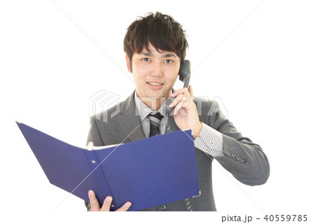 通話中のビジネスマン 40559785