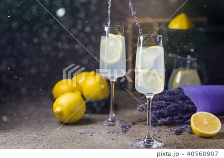 Lemonade with lemons and lavender 40560907