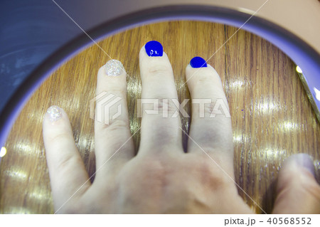 UV lamp for drying nails with gel method UV lamp for drying nails with gel method 40568552