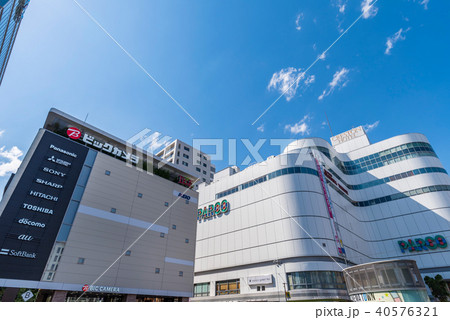 調布駅北口の駅前風景 40576321