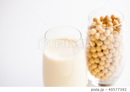 大豆と豆乳 40577392
