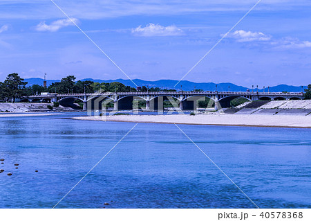 兵庫県、武庫川に架かる武庫大橋。(昭和2年竣工)。 兵庫県、武庫川に架かる武庫大橋。(昭和2年竣工)。 40578368