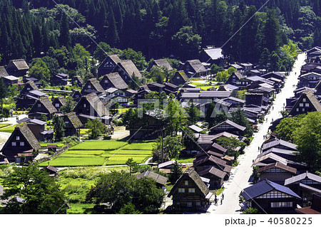 白川郷の合掌造り全景 岐阜県世界遺産の絶景写真の写真素材 [40580225 