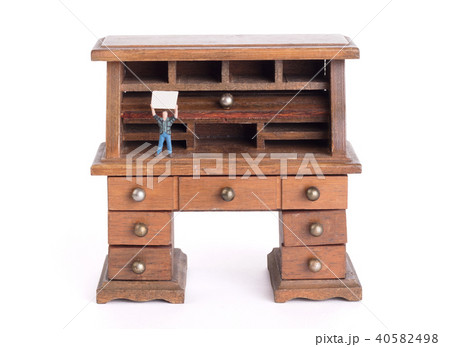 Small vintage desk - Clean desk policy Small vintage desk - Clean desk policy 40582498
