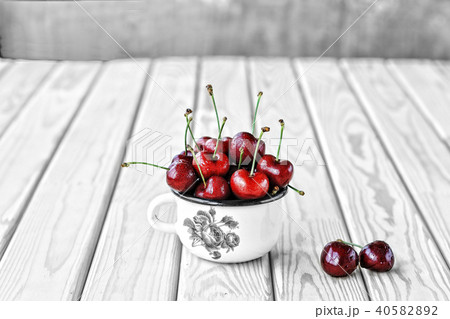 Cherry, cherry, ripe cherry, detox, detox food, detox snack, pro 40582892