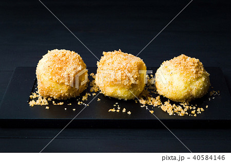 Bread crumb dumplings on a plate Bread crumb dumplings on a plate 40584146
