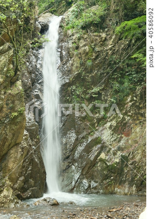 兵庫県丹波市の観光スポット、独鈷の滝。 40586092