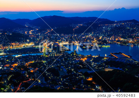 稲佐山展望台の夜明け 【長崎県長崎市】 稲佐山展望台の夜明け 【長崎県長崎市】 40592483