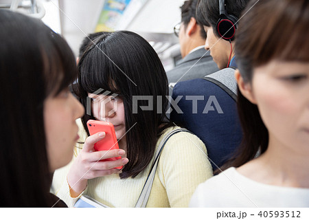 電車乗車イメージ　 40593512