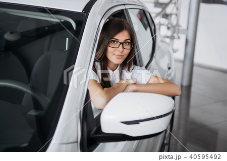 attractive young Caucasian woman 40595492