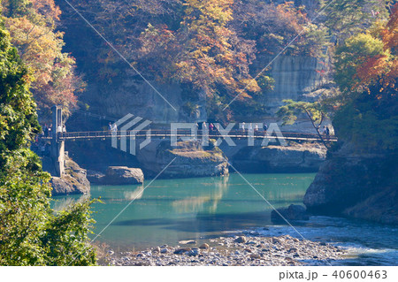 秋の塔のへつり（福島県・下郷町） 40600463
