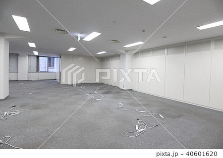 オフィスビルの空室 40601620