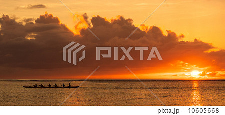 グアム　タモン湾のサンセット 40605668