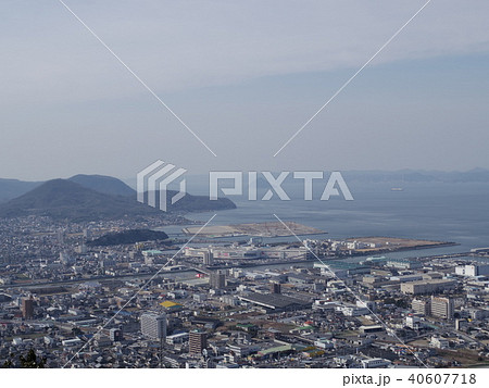 香川県高松市峰山山頂から望む瀬戸内海 香川県高松市峰山山頂から望む瀬戸内海 40607718