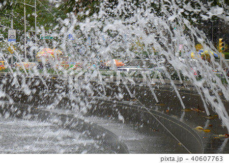 コロンバスサークルの水しぶき コロンバスサークルの水しぶき 40607763