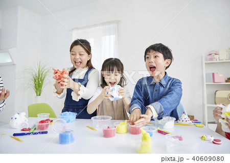 遊び 子供 粘土 40609080