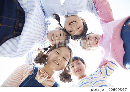 見下ろす 見おろす 子供 40609347