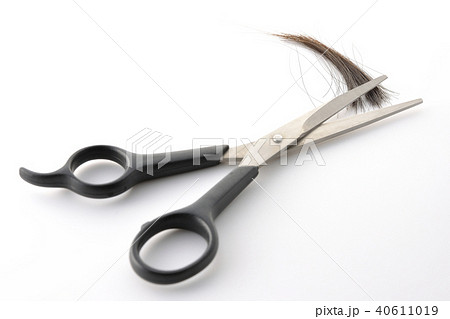 髪を切る　散髪　カット　ヘアー 40611019