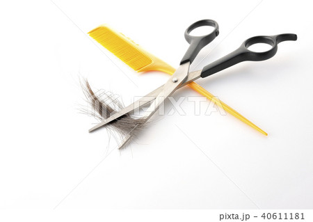 髪を切る 散髪 カット ヘアー くし 髪を切る 散髪 カット ヘアー くし 40611181