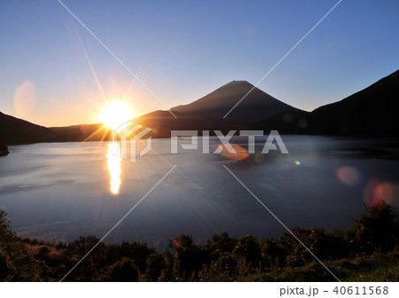 本栖湖と富士山-7652 本栖湖と富士山-7652 40611568