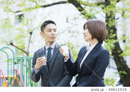 若い男女・仕事仲間 若い男女・仕事仲間 40612028