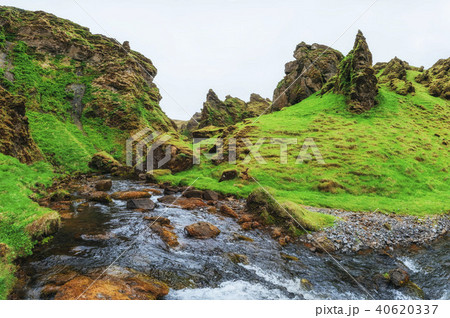 The beautiful landscape of mountains and rivers in Iceland 40620337