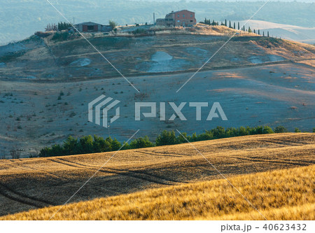 Tuscany sunrise countryside, Italy 40623432