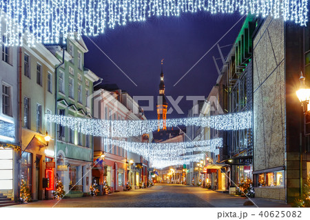 Night street in the Old Town of Tallinn, Estonia Night street in the Old Town of Tallinn, Estonia 40625082