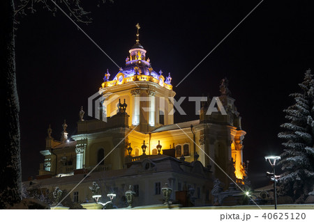 Night winter St. George Cathedral in Lviv, Ukraine Night winter St. George Cathedral in Lviv, Ukraine 40625120
