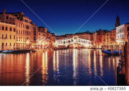 City landscape. Rialto Bridge in Venice, Italy City landscape. Rialto Bridge in Venice, Italy 40627360