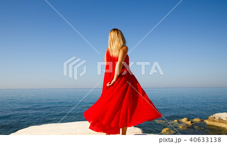 Woman in red Woman in red 40633138