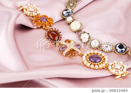 Bracelets Bracelets 40633464